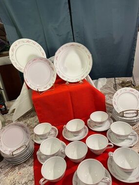 Elegant Pink Floral Porcelain Dinnerware Set - Classic Home Dining